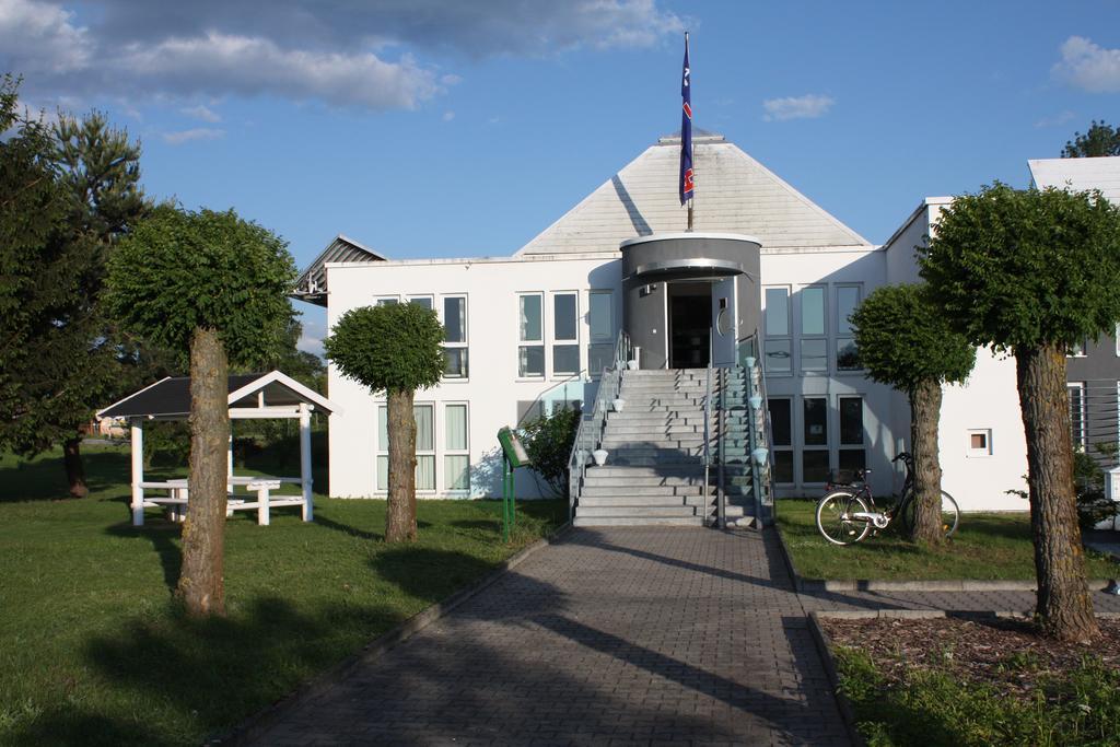 Ak 1 Hotel Ducherow Экстерьер фото